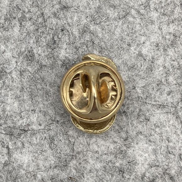 Vintage Pear Fruit Gold Tone Lapel Pin Hat Lanyard Pin Tie Tack Whimsical - Picture 3 of 4